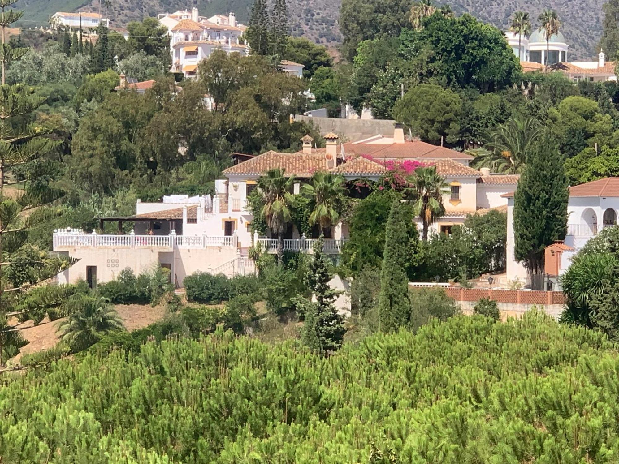 Casa Hermosa Mijas- 7 Bedroom Villa-sleeps 14 Villa