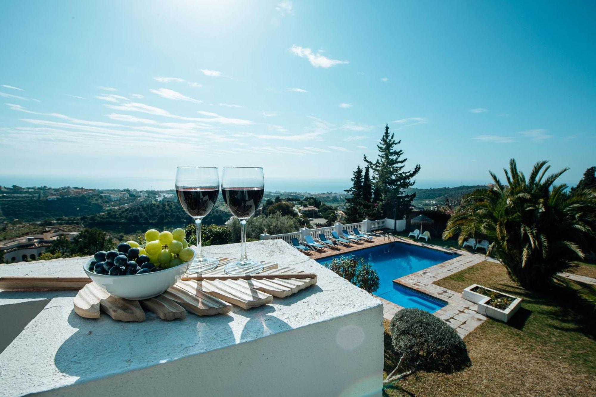 Gran Con Vistas Al Mar Y Piscina Privada Malaga