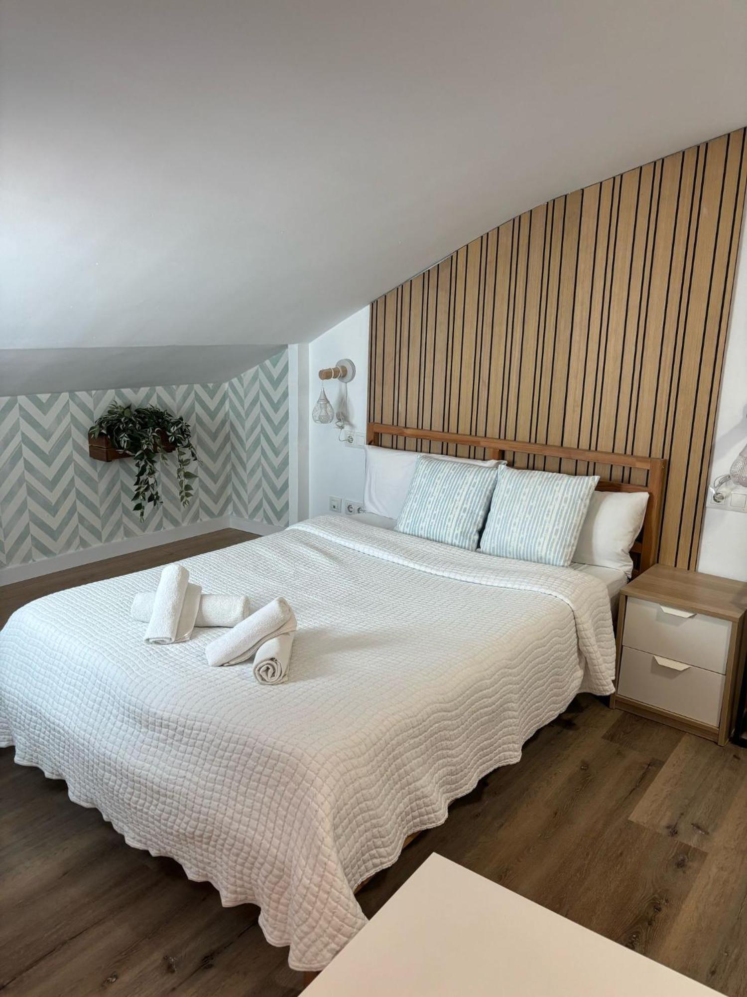 Wonderstays Maribel Apartment