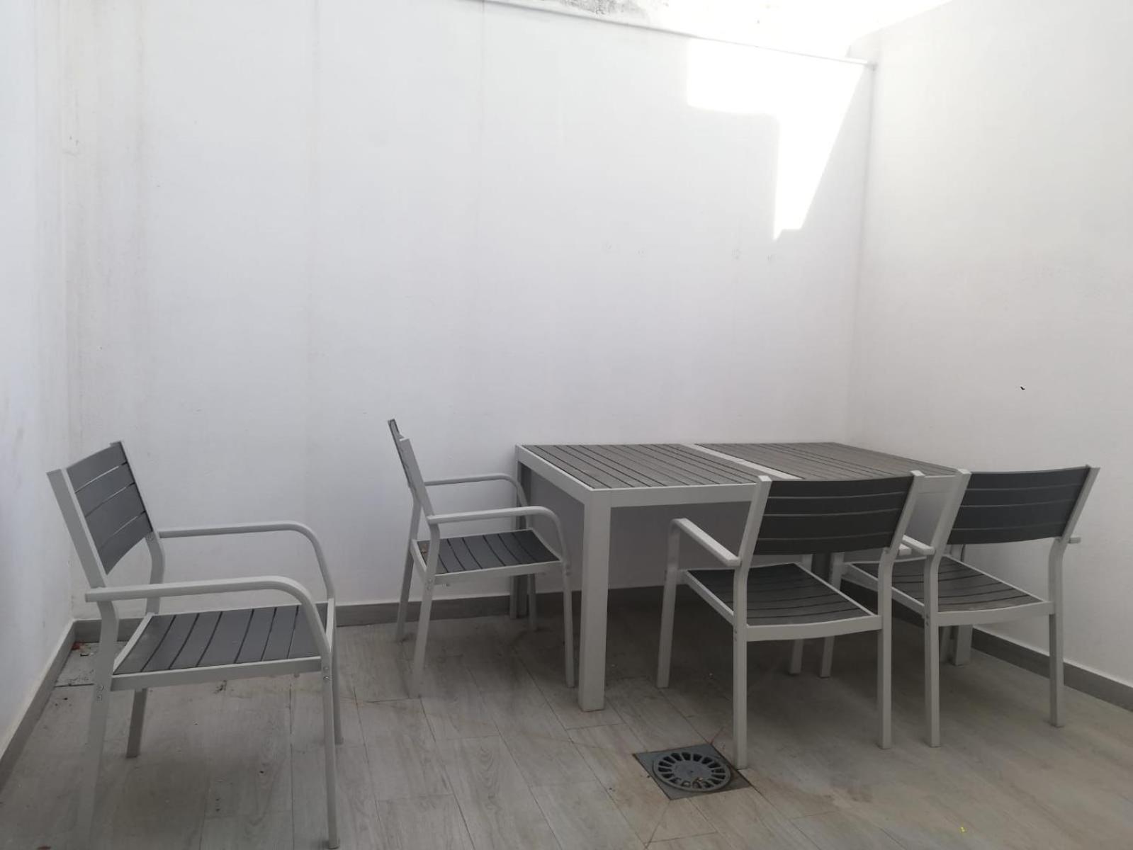 Apartamento 2 Con Terraza Junto A Monte Victoria *