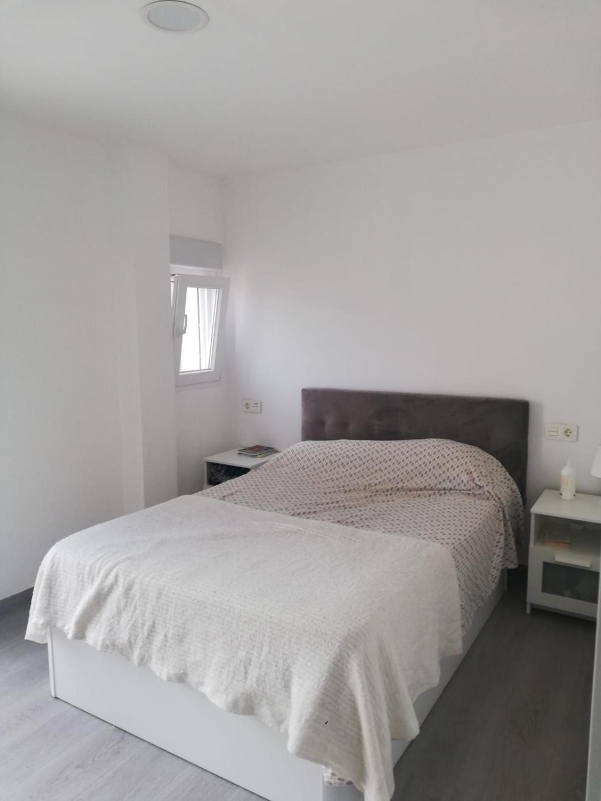 Apartamento 2 Con Terraza Junto A Monte Victoria *