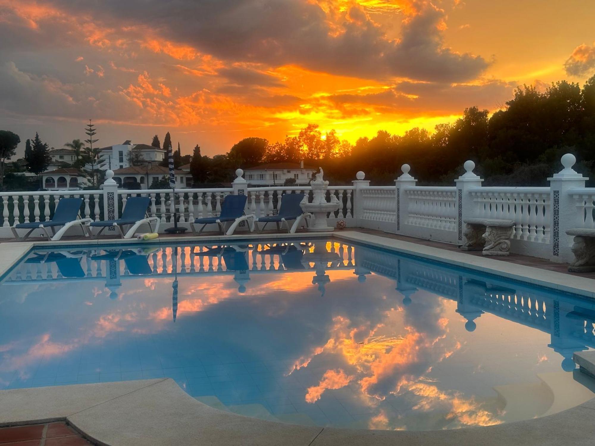 Casa Hermosa Mijas- 7 Bedroom Villa-sleeps 14 *