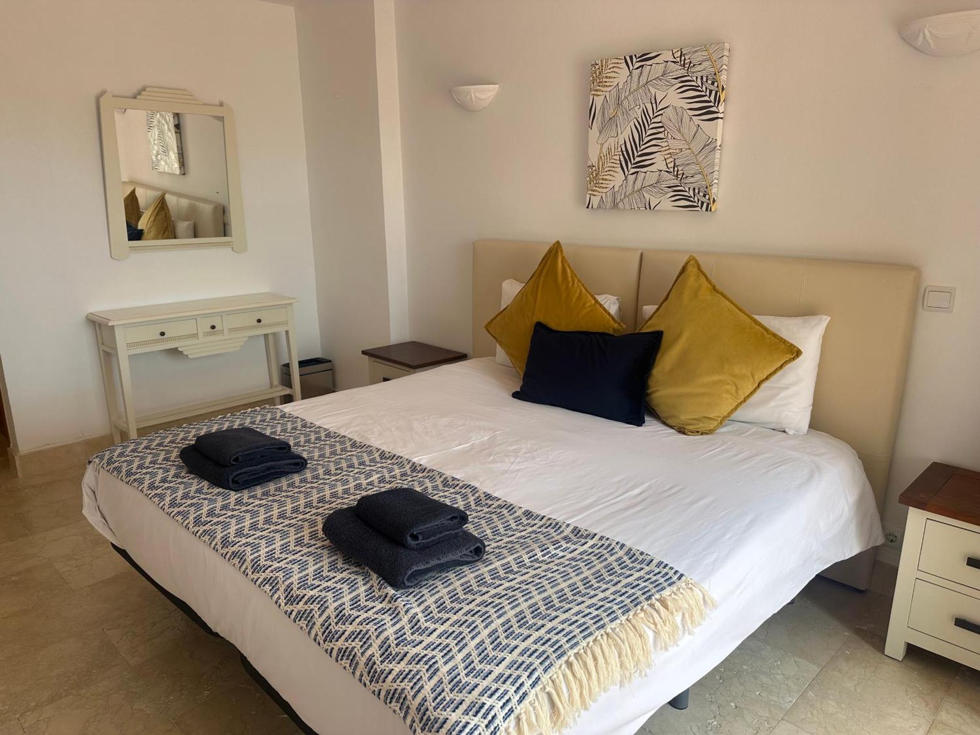 Villa Casa Hermosa Mijas- 7 Bedroom Villa-sleeps 14 Málaga