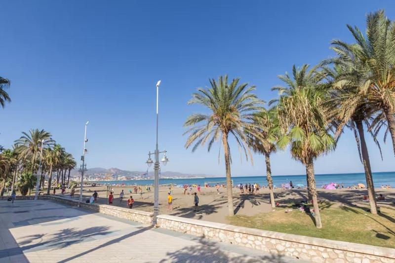 Atico Frente Al Mar , En Calle Pacifico Apartamento Málaga