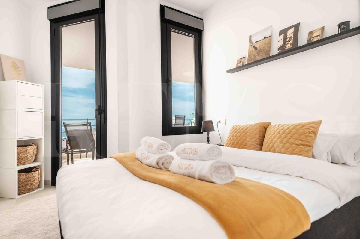 Hillside Gem, Panoramic Sea Views And 2 Terraces Rems