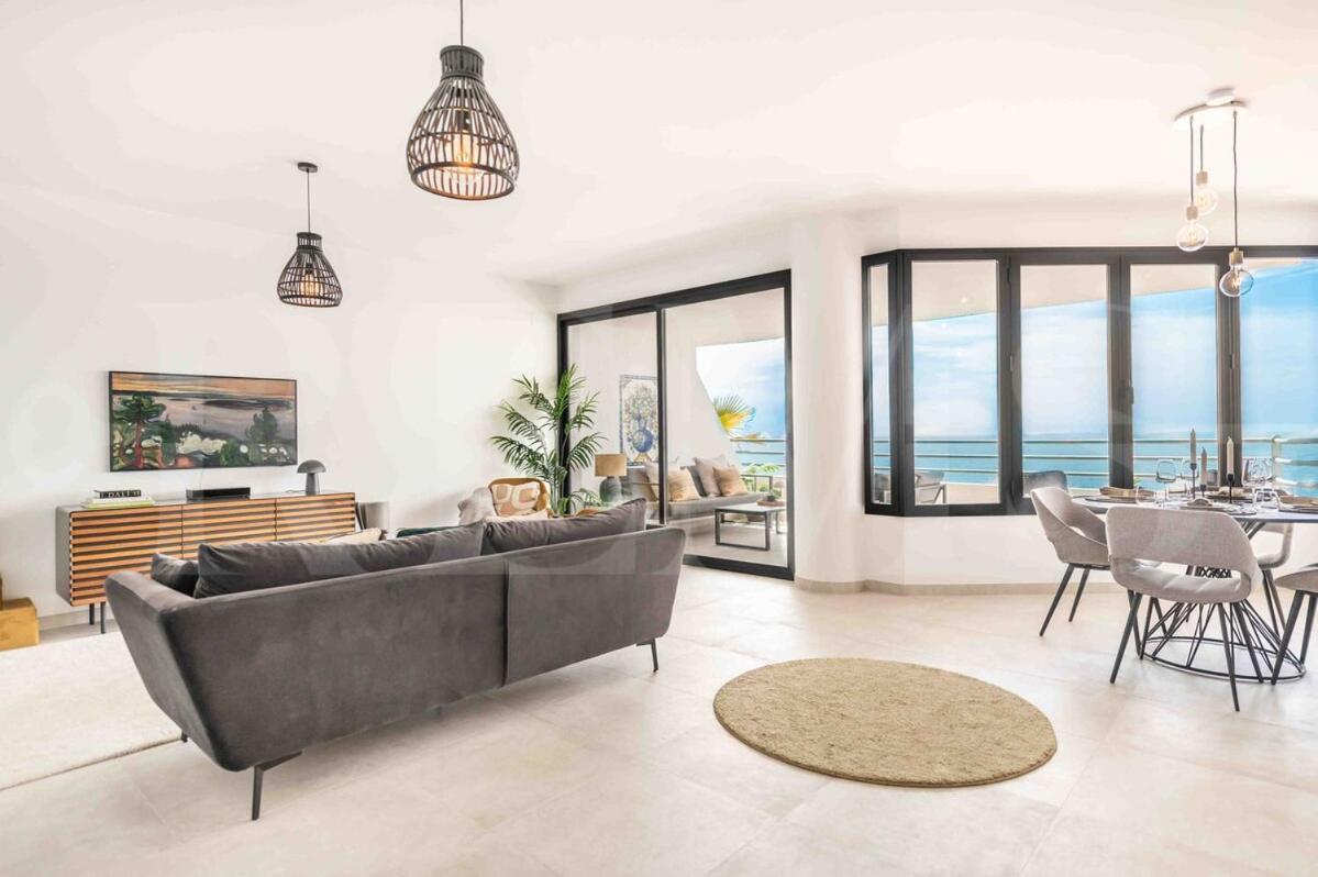 Hillside Gem, Panoramic Sea Views And 2 Terraces Rems