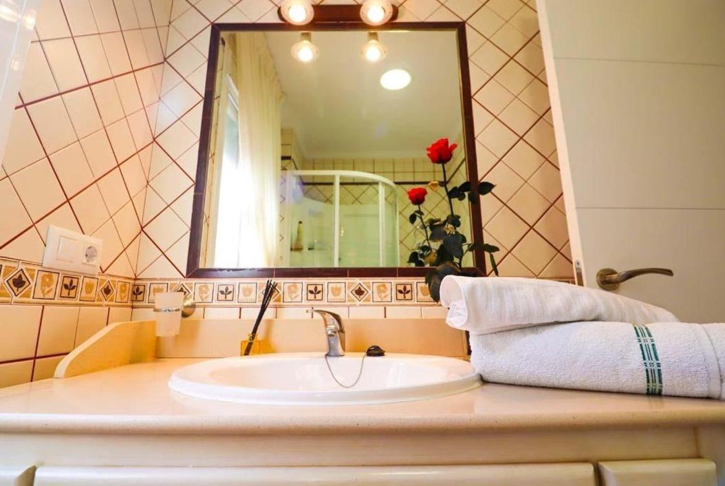 Сasa de vacaciones Encantadora Casa Bien Cuidada Cerca Del Aeropuerto Málaga