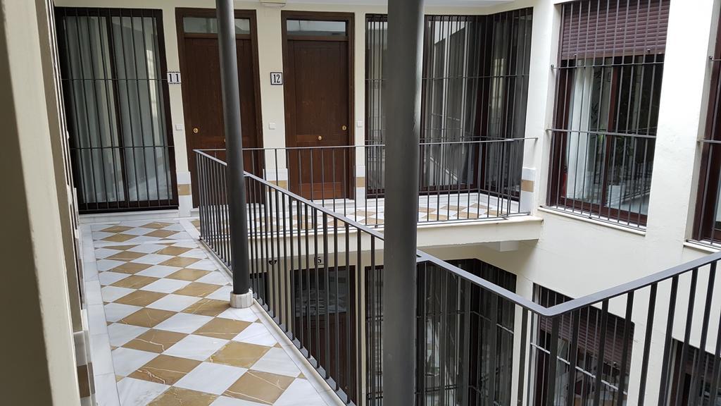Lyrioshomes Tréboles Apartamento Málaga