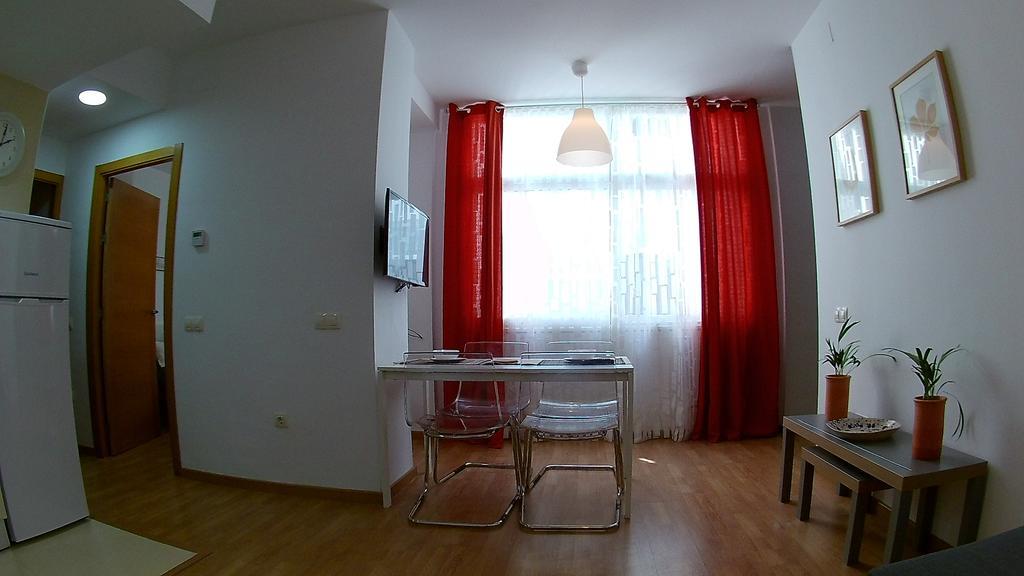 Mitjana Plaza Apartamento