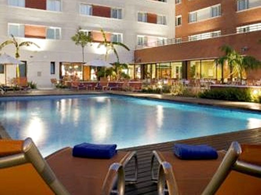 Hilton Garden Hotel 4*