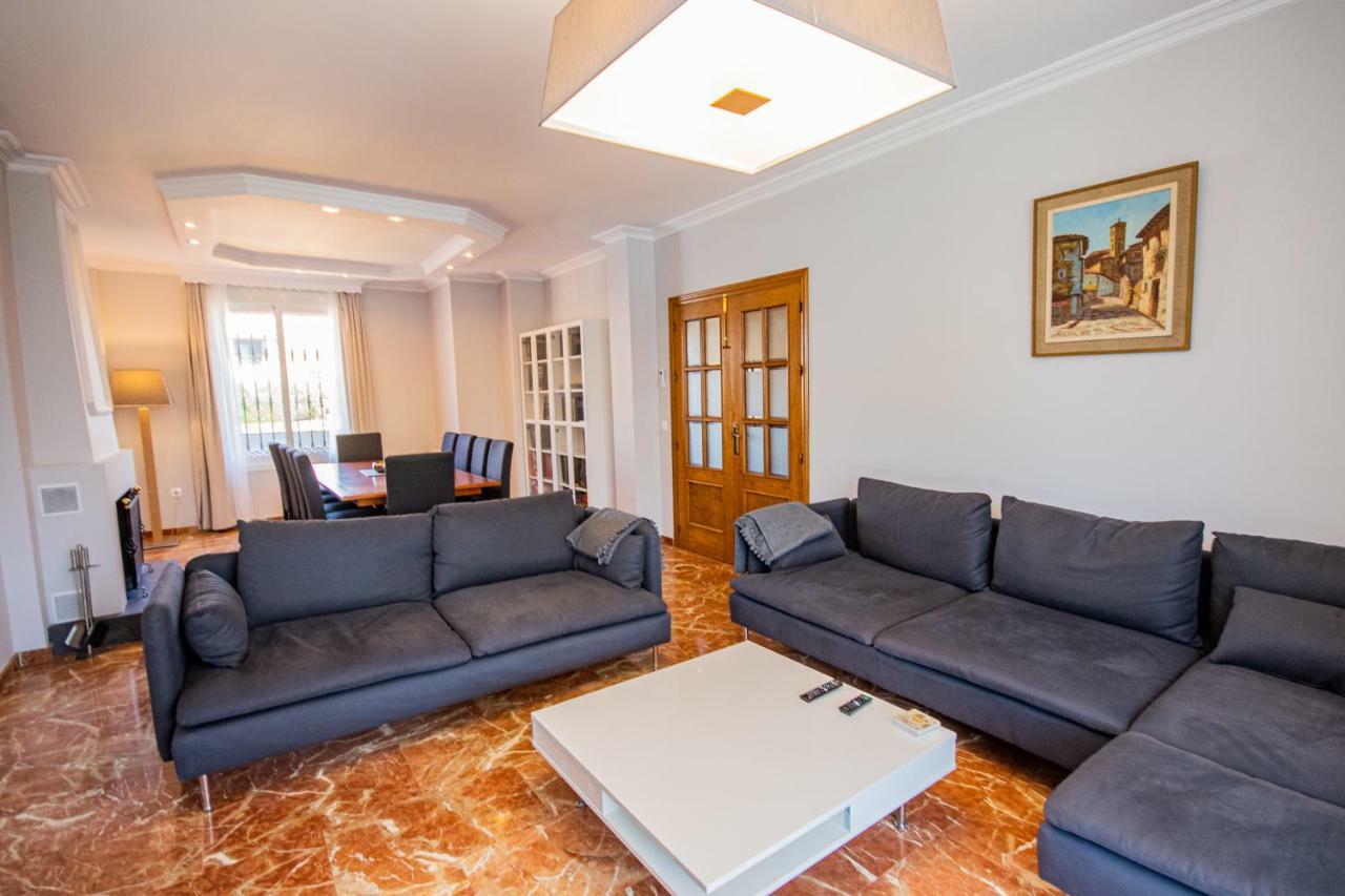 Cubo's Yedra Guadalmar Villa *
