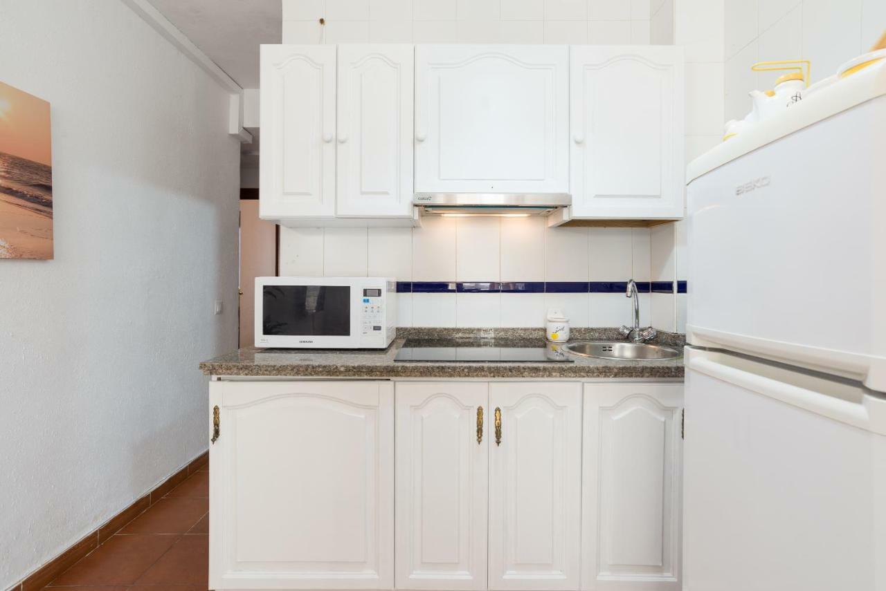 Mp3-bright Beachfront 1-bedroom Apt Walk To Old Town Apartamento Málaga