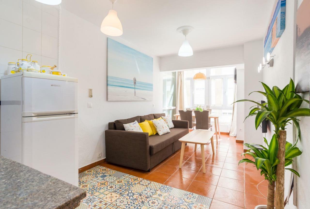 Mp3-bright Beachfront 1-bedroom Apt Walk To Old Town Apartamento Málaga