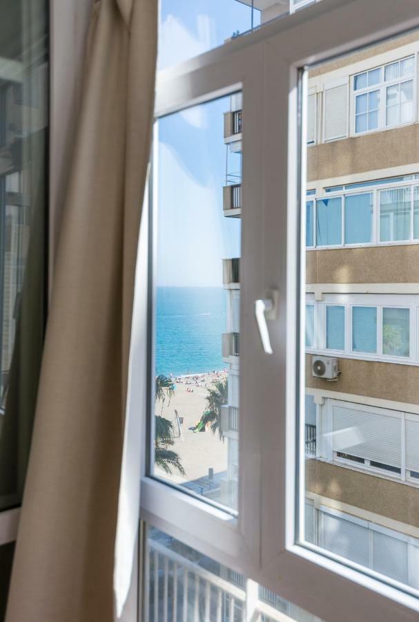 Mp3-bright Beachfront 1-bedroom Apt Walk To Old Town Apartamento Málaga