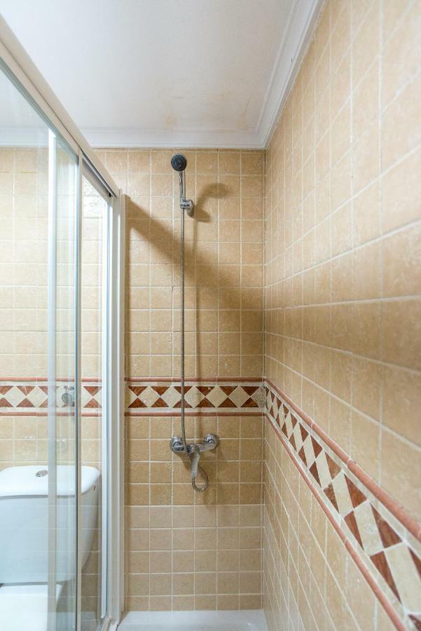 Mp3-bright Beachfront 1-bedroom Apt Walk To Old Town Apartamento Málaga