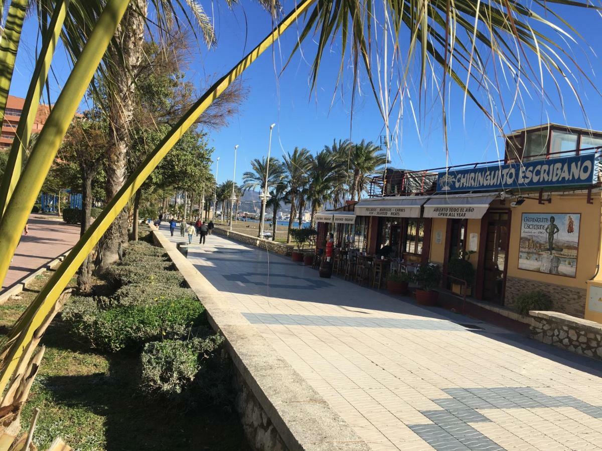 Paseo Marítimo Antonio Banderas *