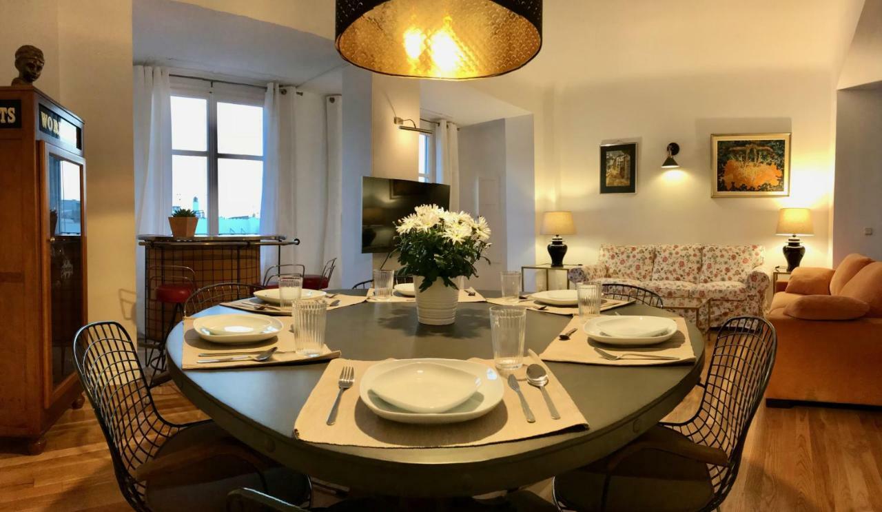 Clocktower Apartamento