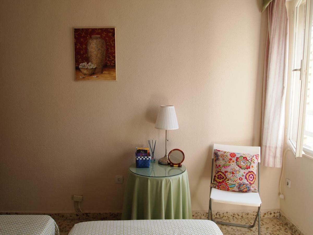 Frente A La Playa Homestay Malaga