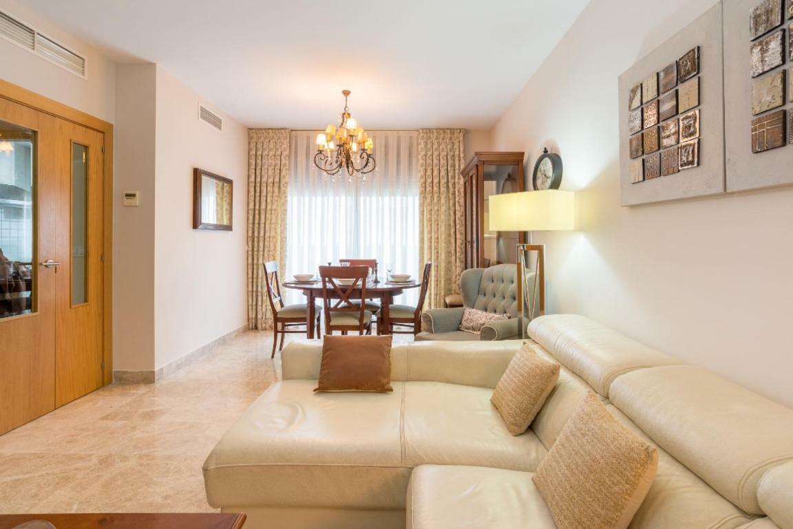 Keywise Perfect Location Next To Maria Zambrano Station, , ,pool And Free Parking *