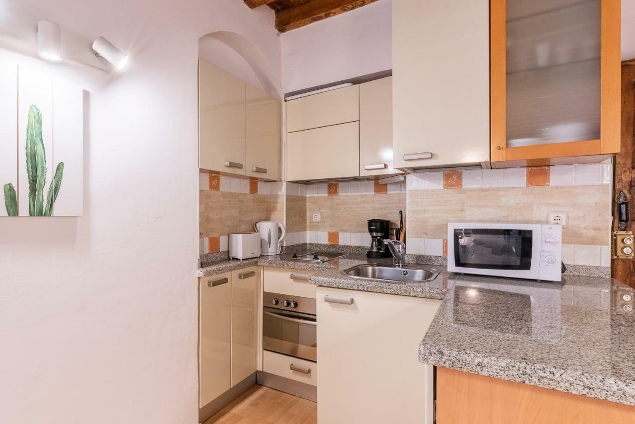 9 Calle Correo Viejo Apartamento *