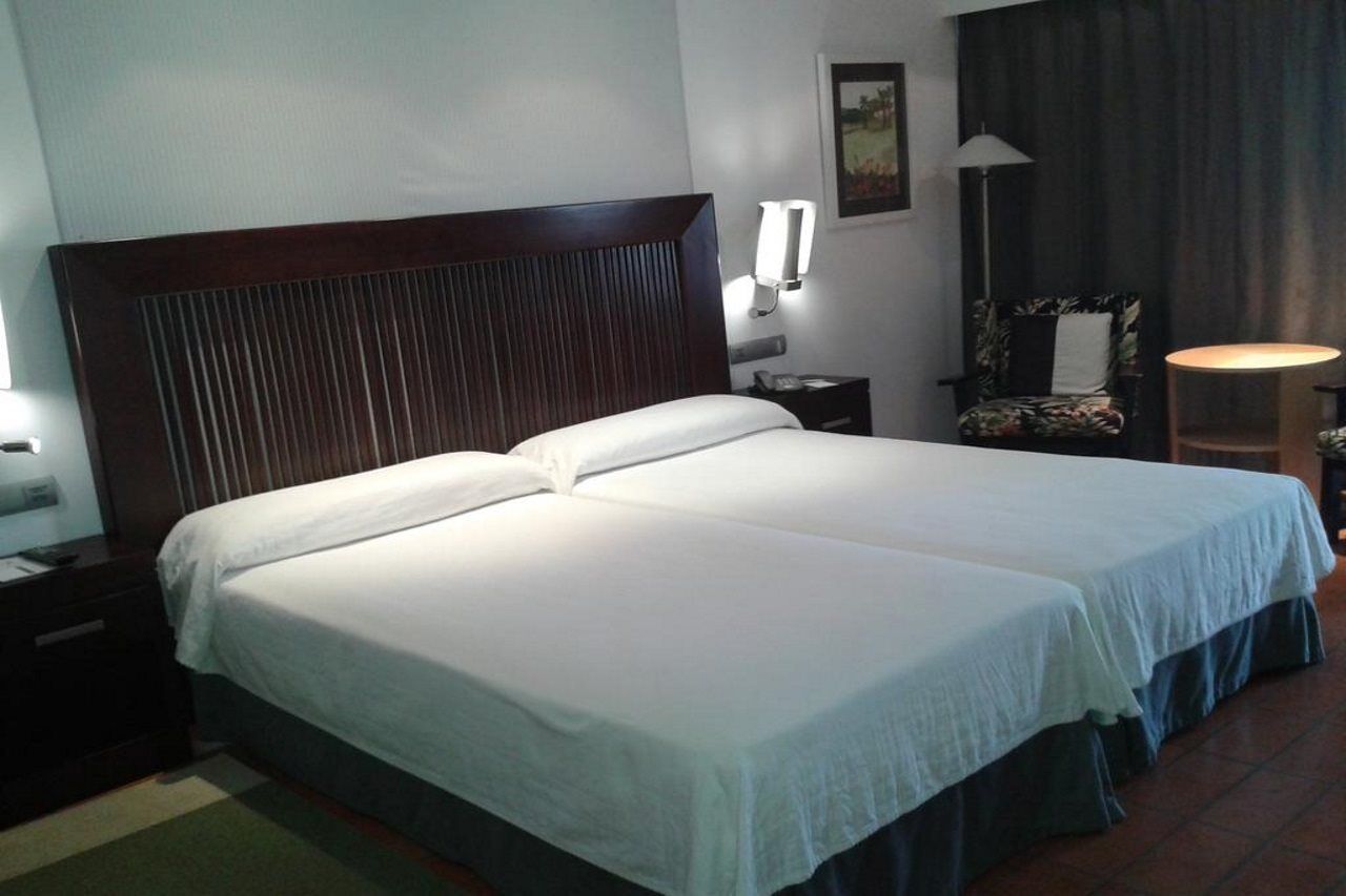 Hotel De Golf 4*
