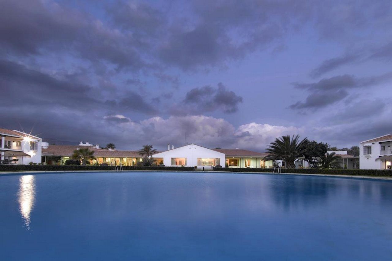 Hotel De Golf 4*