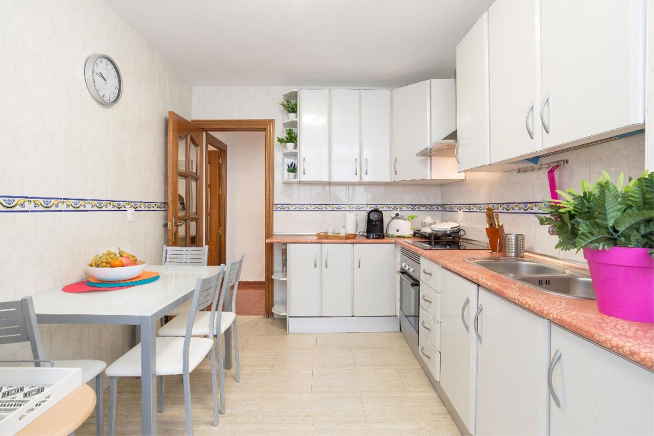 Avenida Aurora Apartment *