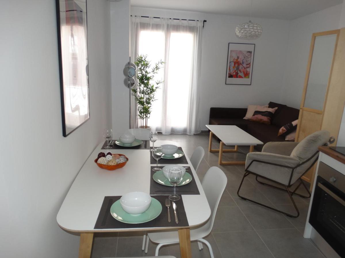 - Jinetes, 23 Apartahotel *