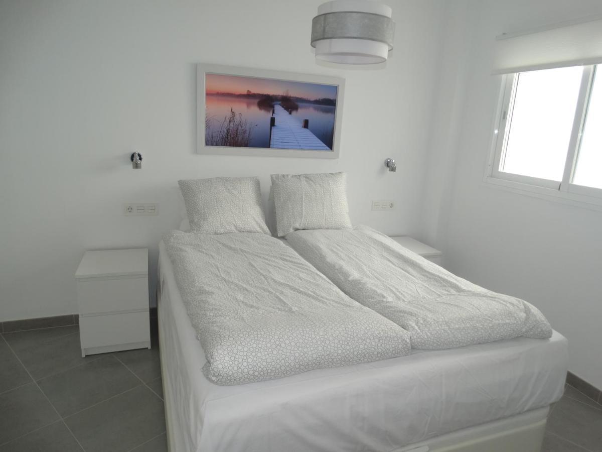 - Jinetes, 23 * Málaga