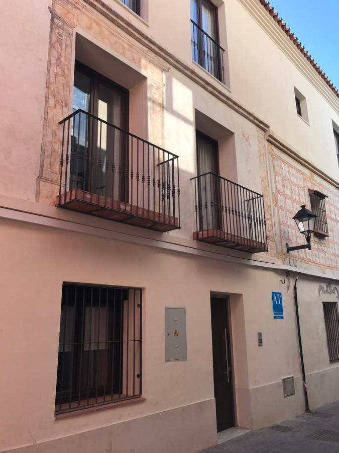 - Jinetes, 23 Apartahotel