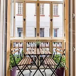 Central Studio With Patio And Balcony