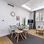 HomeAbroad Apartments - Alameda de Colón