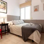 Sea & Wave Soho Family Apartment