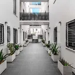 Deluxe Apartment With Common Swimming Pool - Center