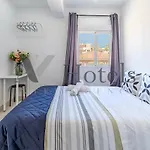 Ayz Silvela - Auto Check-In Property