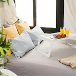 C77 - Romantic Studio In The Center With Terrace