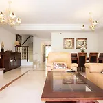 Spacious Perfectly Maintained House With Private Garden And Communal Pool In Riviera Del Sol