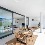 797 Holiday Rentals- Lujoso apartamento para 6 con jacuzzi en Higueron
