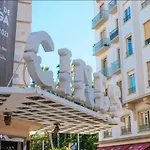 Apartamento céntrico muy luminoso, junto al teatro romano y con vistas a la Alcazaba