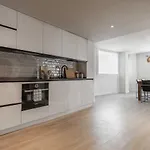 Idyllic&spacious apartment w/ parking - Center