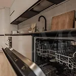 Idyllic&spacious apartment w/ parking - Center