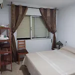 habitación doble en apartamento compartido dream in malaga, junto a Vialia y playa