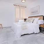 San Rafael City Center Apartment