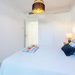 797 Holiday Rentals- Lujoso apartamento para 6 con jacuzzi en Higueron