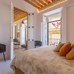Wonderful Apartment With Three Bedrooms And Two Bathrooms In The Center
