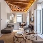 Wonderful Apartment With Three Bedrooms And Two Bathrooms In The Center