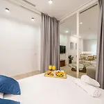 Exclusive Alameda - Central Apartment