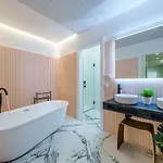 Exclusive Alameda - Central Apartment