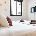 Cozy Apartment With Parking In The Center By Rems