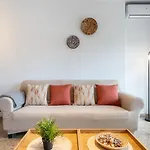 Claveles Apartment By Bossh! Apartments